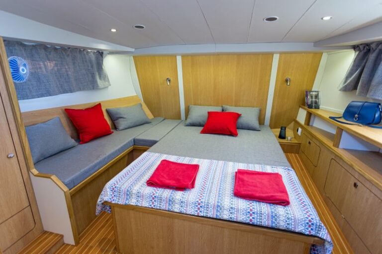 houseboat 4