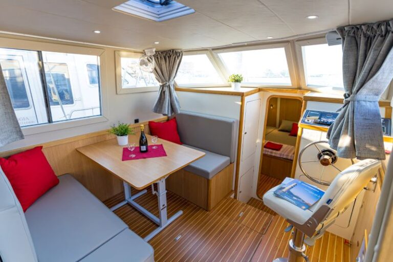 houseboat 6